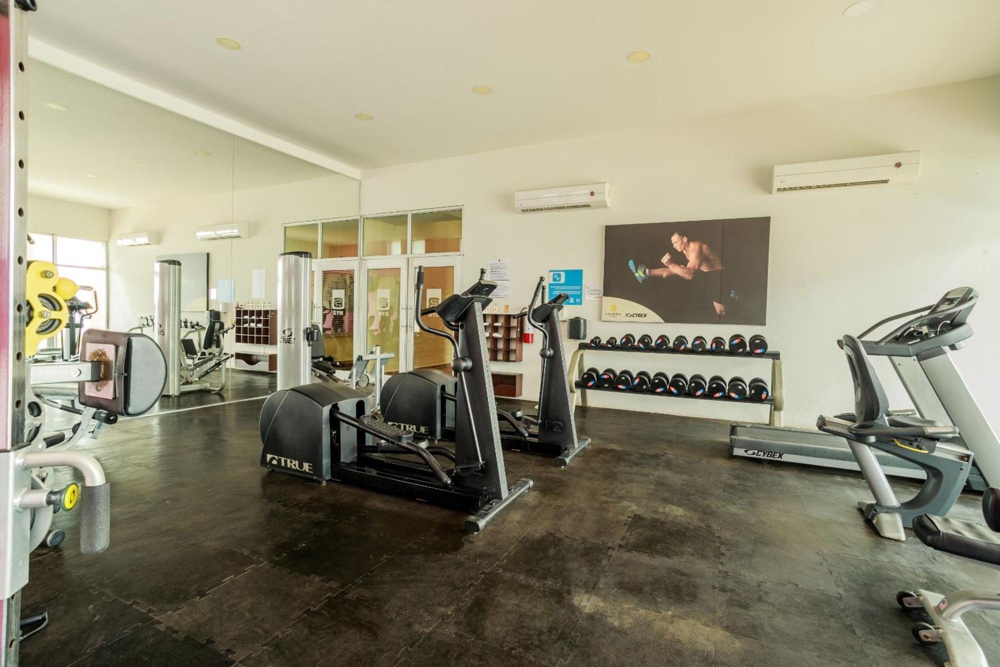 Camino Real Веракрус Экстерьер фото The gym at the hotel