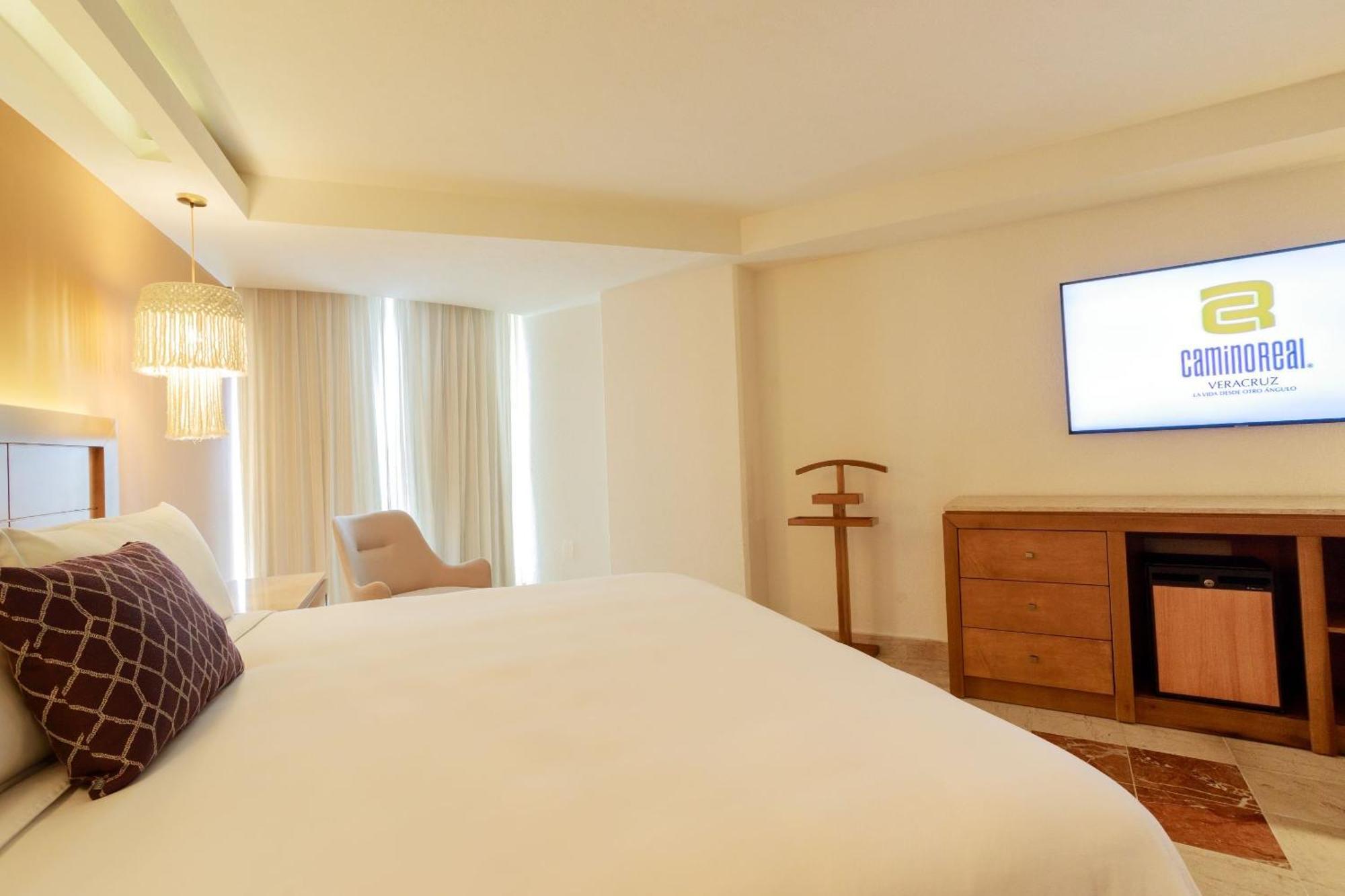 Camino Real Веракрус Экстерьер фото A bedroom at Cameron