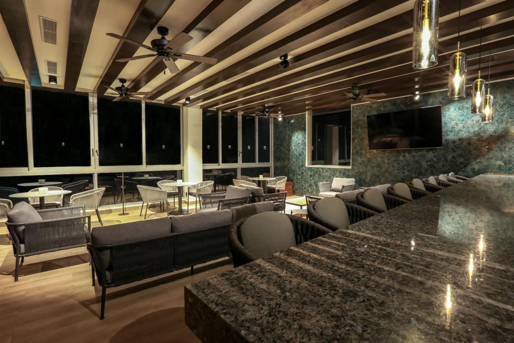 Camino Real Веракрус Экстерьер фото The interior of the restaurant